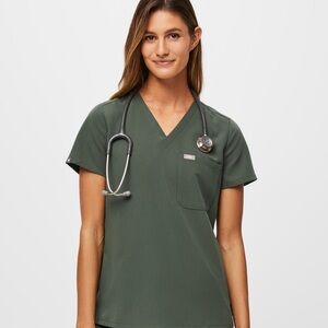 FIGS Women’s Bonsai Catarina One Pocket V-Neck Scrub Top